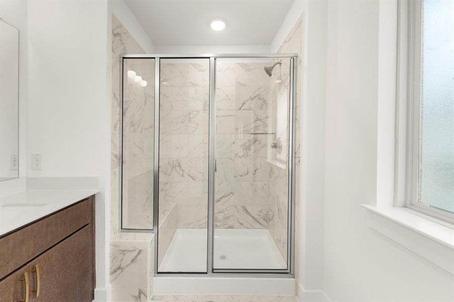 22. 1141 Amaryllis - Bath (3)