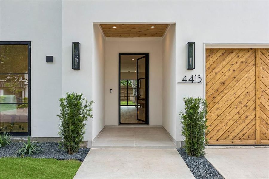 Exterior details and patio area of a home in , Dallas (Image 25).