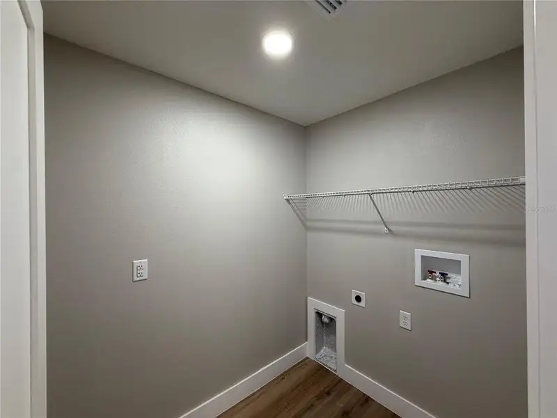 Spacious, unfurnished interior of a new home in , Citrus Springs (Image 15).