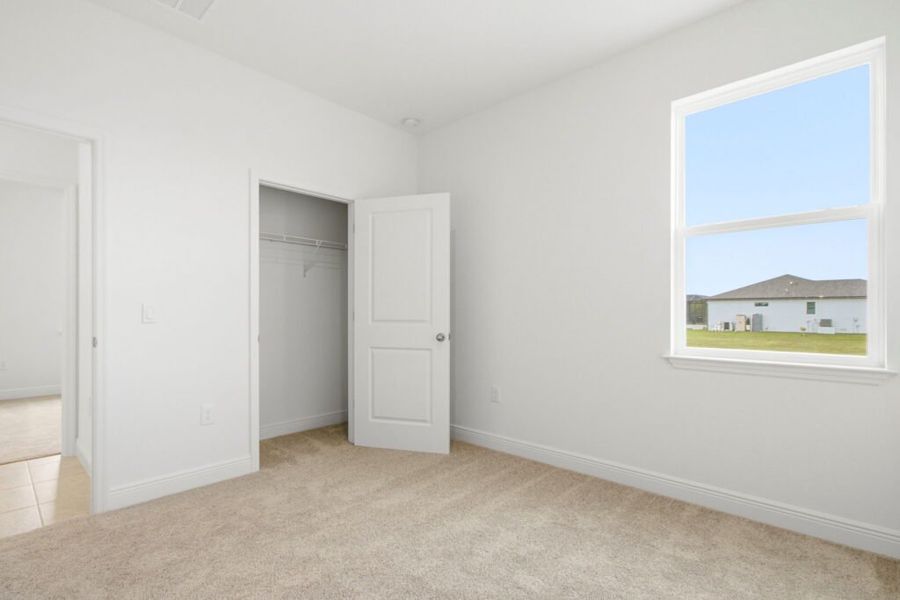 Spacious, unfurnished interior of a new home in Cape Coral, Cape Coral (Image 11).