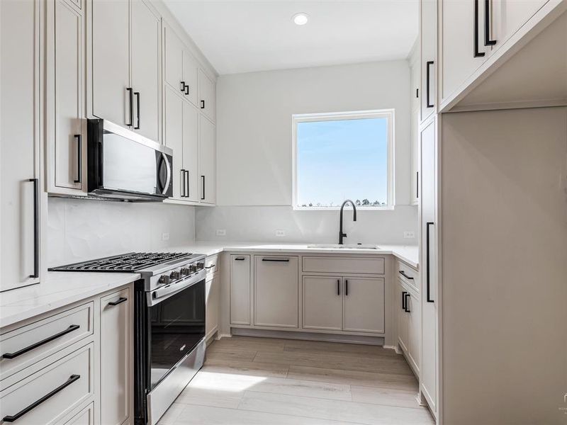 Furnished interior view inside a new home in , Gunter (Image 16).