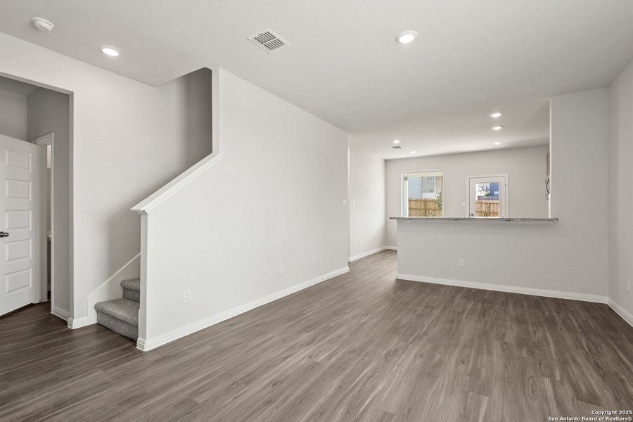 Spacious, unfurnished interior of a new home in Hunters Ranch, San Antonio (Image 12). Spacious, unfurnished interior of a new home in Hunters Ranch, San Antonio (Image 12).