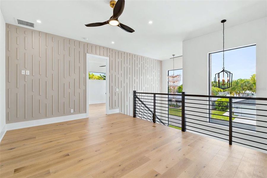 Spacious, unfurnished interior of a new home in , Sarasota (Image 43).