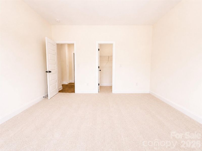 Spacious, unfurnished interior of a new home in , Charlotte (Image 18).