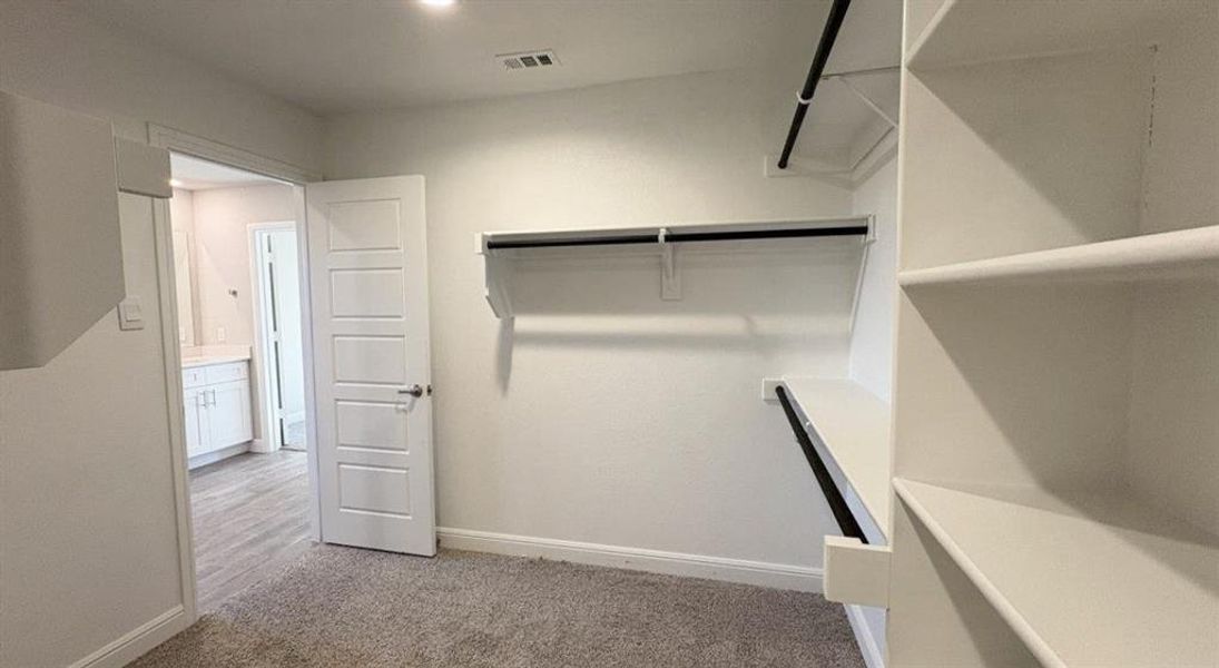 Spacious, unfurnished interior of a new home in Sandstone Estates, Granbury (Image 17). Spacious, unfurnished interior of a new home in Sandstone Estates, Granbury (Image 17).