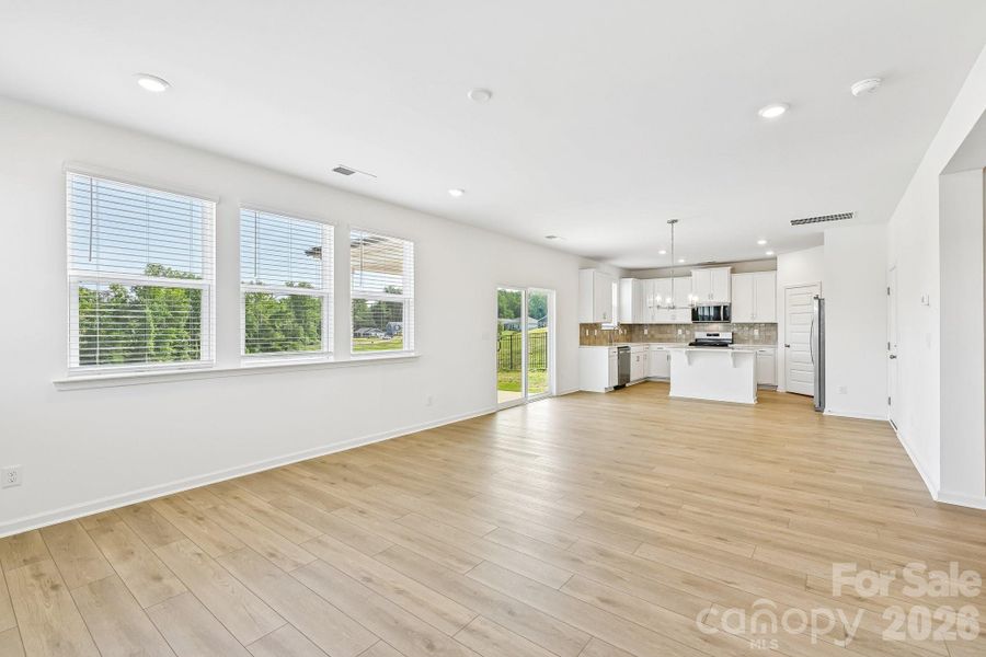 Spacious, unfurnished interior of a new home in Bella Vista Heritage, Denver (Image 21).