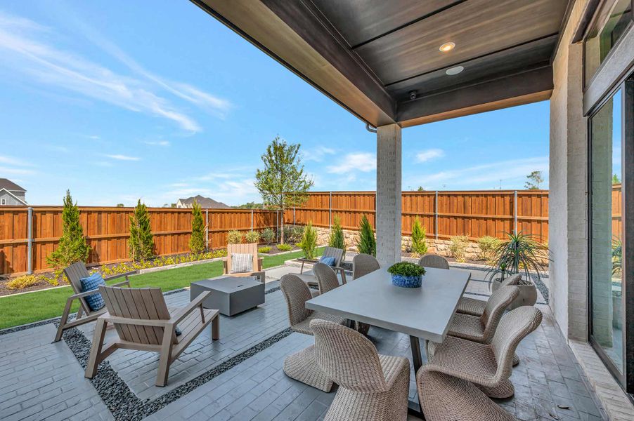 Representative exterior details of a home built from the The Derek by David Weekley Homes in Whyburn Manor Series, Flower Mound (Image 3).