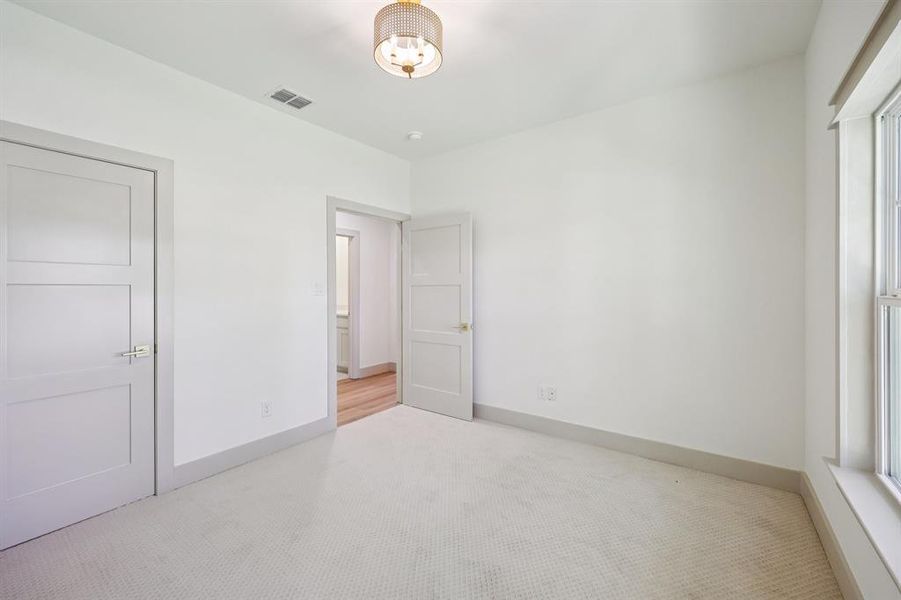 Spacious, unfurnished interior of a new home in , North Richland Hills (Image 21).
