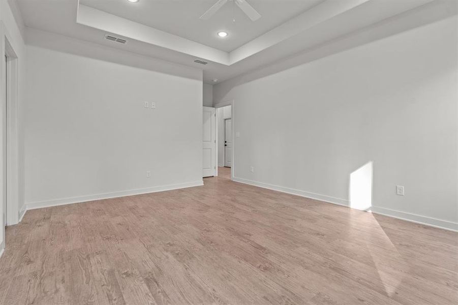 Spacious, unfurnished interior of a new home in , Hideaway (Image 28).