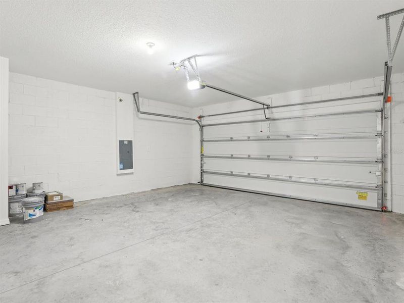 Spacious, unfurnished interior of a new home in The Reserve at Van Oaks, Auburndale (Image 33).