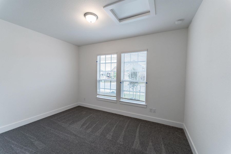 Spacious, unfurnished interior of a new home in Santa Rita Ranch, Liberty Hill (Image 14).