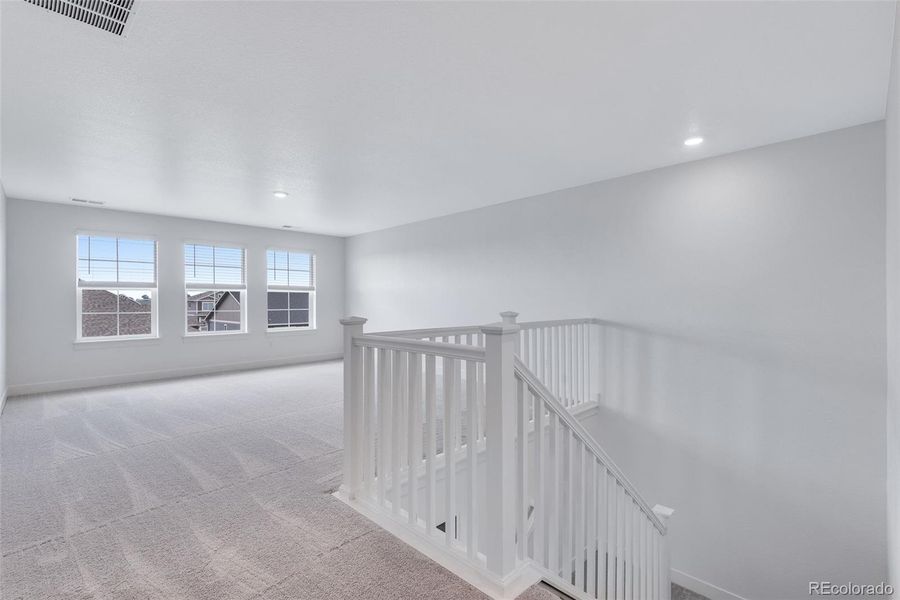 Spacious, unfurnished interior of a new home in Vantage, Berthoud (Image 41).