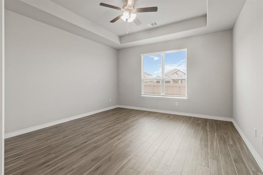 Spacious, unfurnished interior of a new home in Rocky Creek Crossing, Crowley (Image 10).
