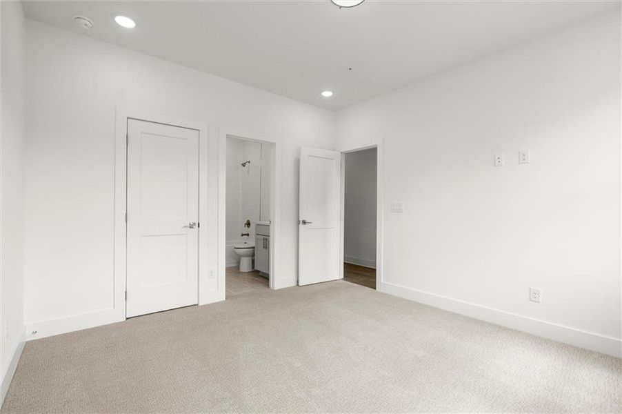 Spacious, unfurnished interior of a new home in The Gathering – Alpharetta, Alpharetta (Image 30).