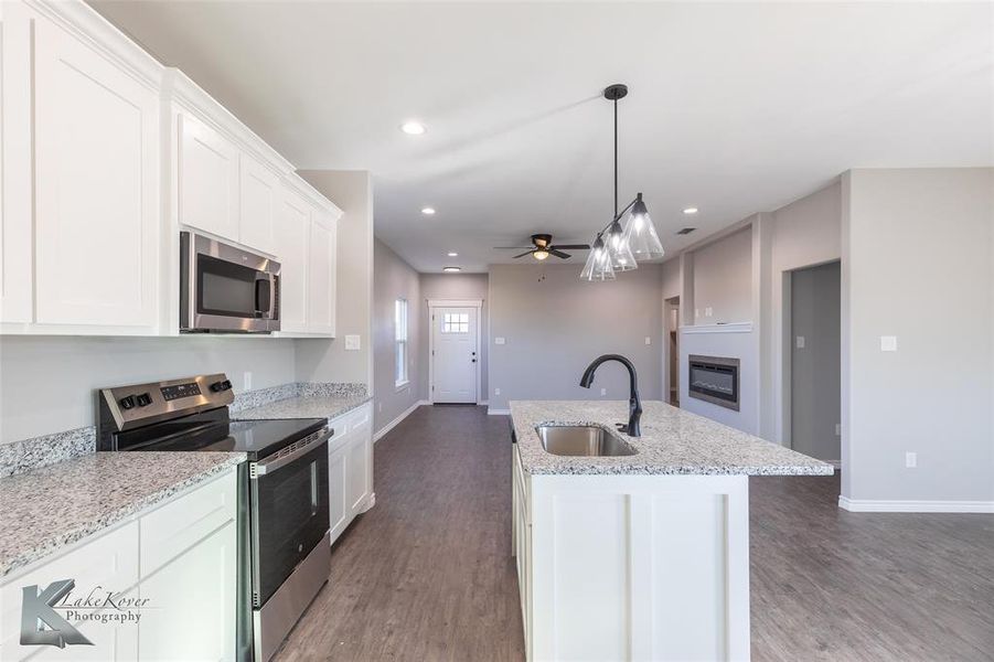 Furnished interior view inside a new home in , Abilene (Image 9).