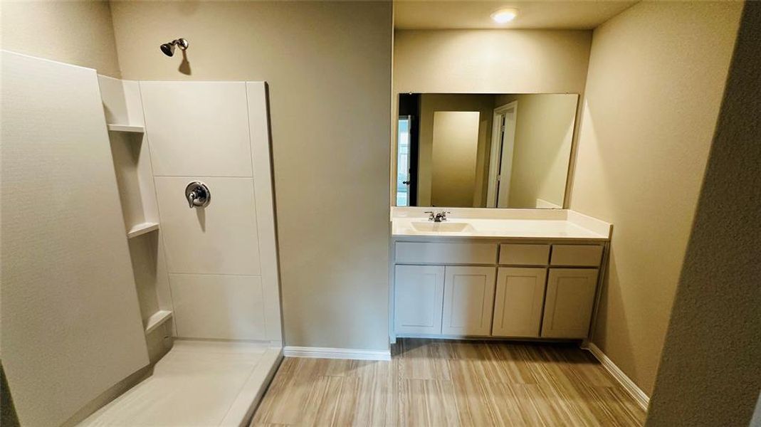 Spacious, unfurnished interior of a new home in Meadowbrook Estates, Cleburne (Image 16). Spacious, unfurnished interior of a new home in Meadowbrook Estates, Cleburne (Image 16).