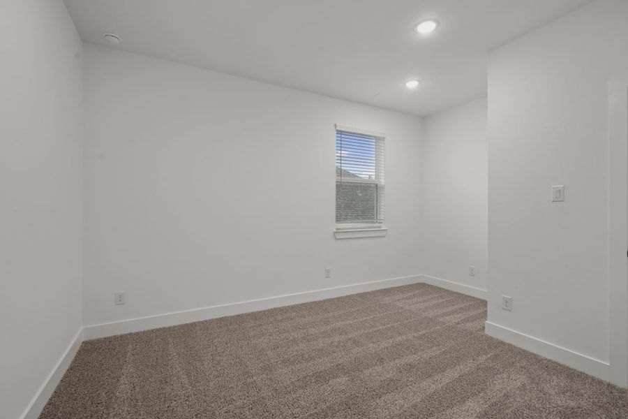 Spacious, unfurnished interior of a new home in Evergreen, Fulshear (Image 40).