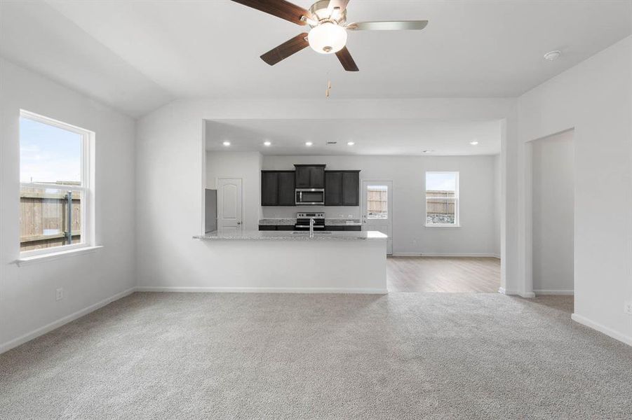 Spacious, unfurnished interior of a new home in Retreat at Fossil Creek, Fort Worth (Image 7).