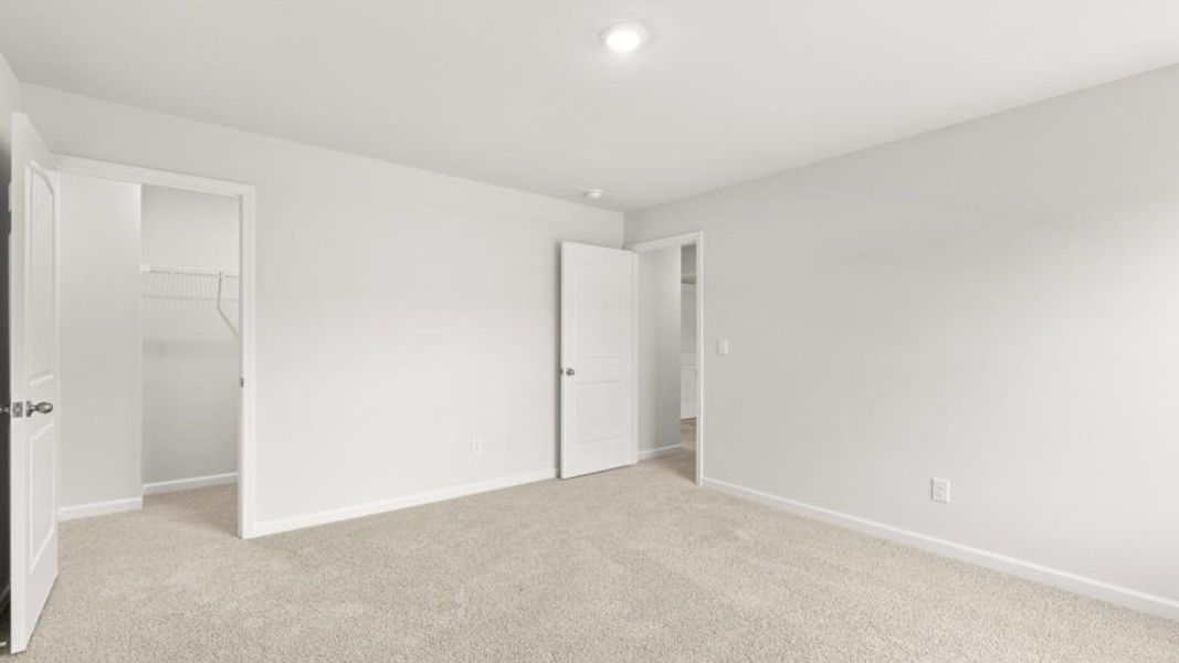 Spacious, unfurnished interior of a new home in Fairhaven, Lithia Springs (Image 19).