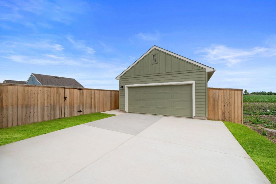 Image 21 of a home in Castlewood. Image 21 of a home in Castlewood.