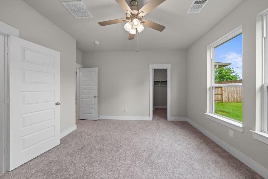 Spacious, unfurnished interior of a new home in Colony at Pinehurst 40s, Pinehurst (Image 12).