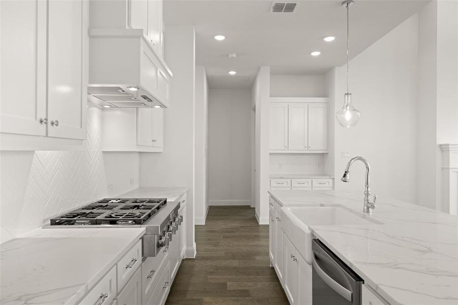 Furnished interior view inside a new home in Walsh Ranch 60', Fort Worth (Image 4). Furnished interior view inside a new home in Walsh Ranch 60', Fort Worth (Image 4).