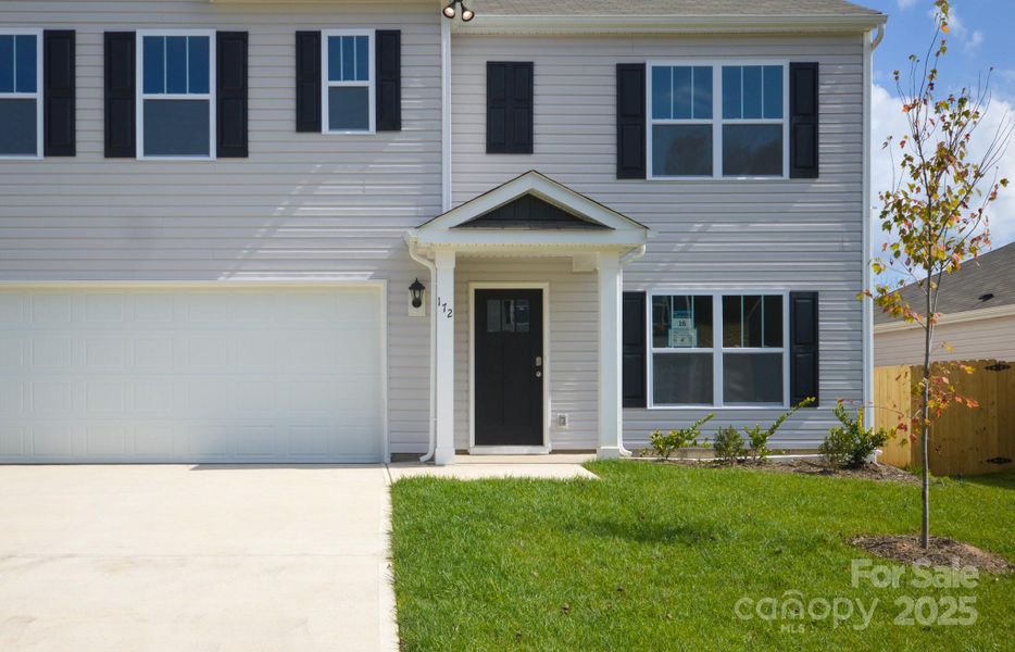 Exterior details and patio area of a home in Patton Cove, Clyde (Image 2).
