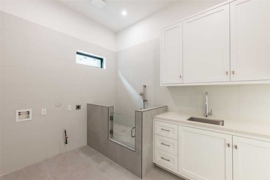 A thoughtfully designed pet wash for added convenience