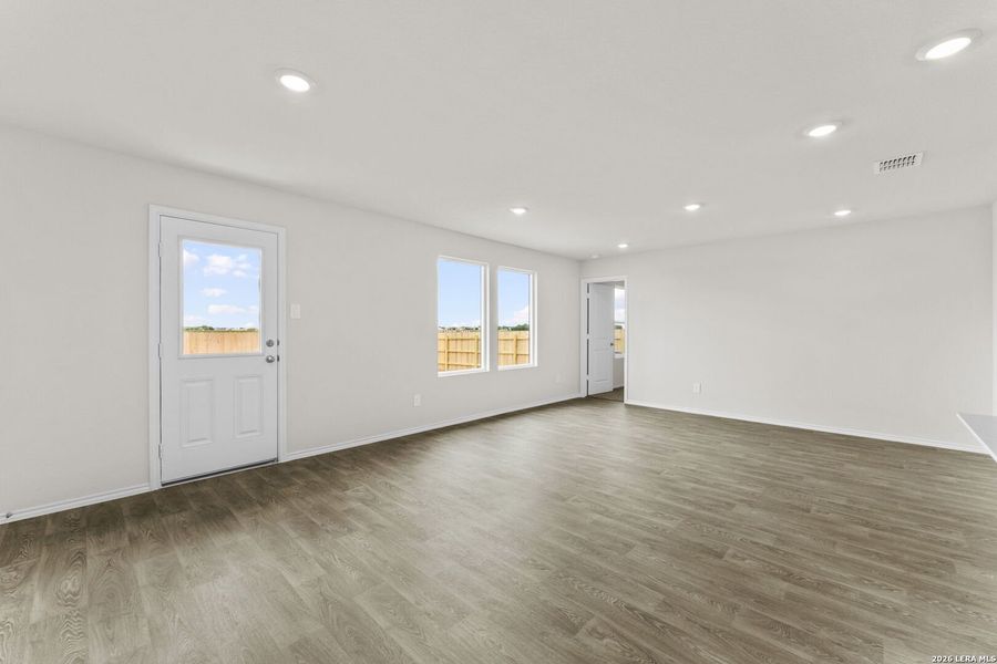 Spacious, unfurnished interior of a new home in Swenson Heights, Seguin (Image 22).