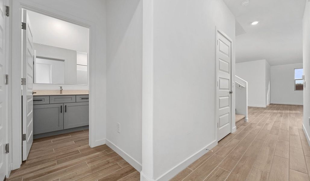 Spacious, unfurnished interior of a new home in The Oasis at Rocking K, Vail (Image 34).