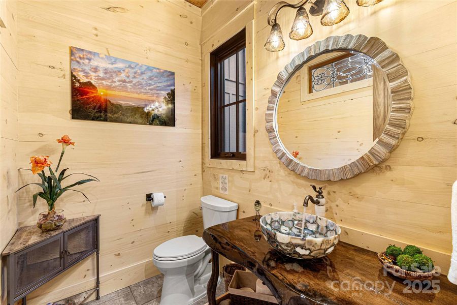 Furnished interior view inside a new home in , Cashiers (Image 10).