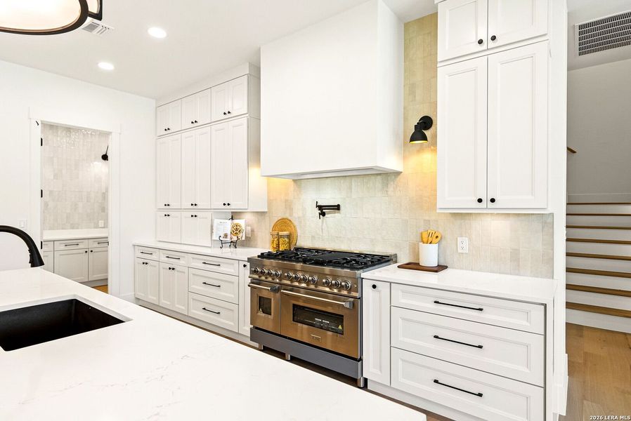 Furnished interior view inside a new home in , Boerne (Image 12).