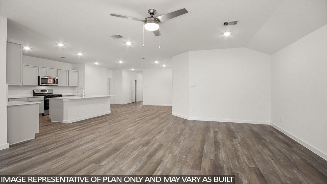 Spacious, unfurnished interior of a new home in Chapel Lakes, Montgomery (Image 11).