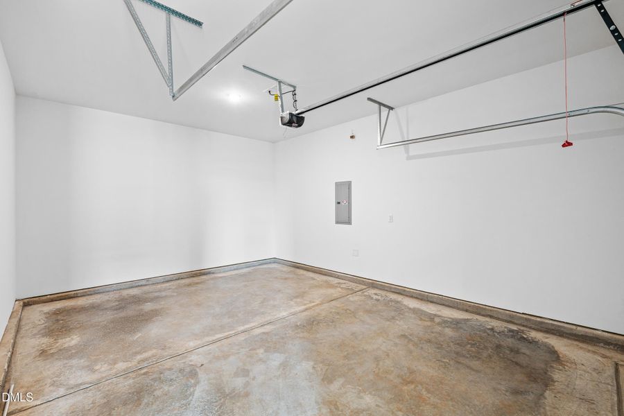 41 -154 Tennyson Dr_ Garage_ Interior