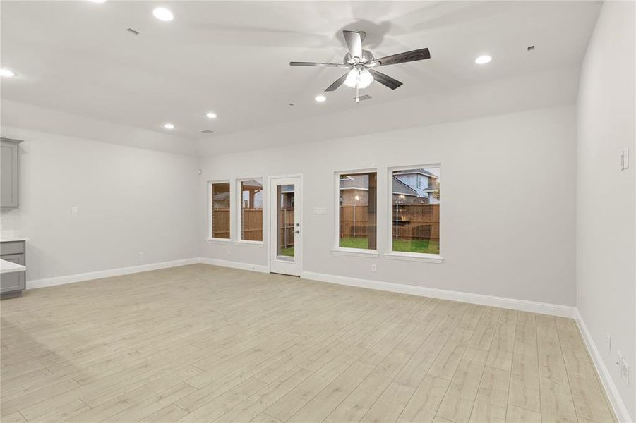 Spacious, unfurnished interior of a new home in Creekside, Royse City (Image 18).