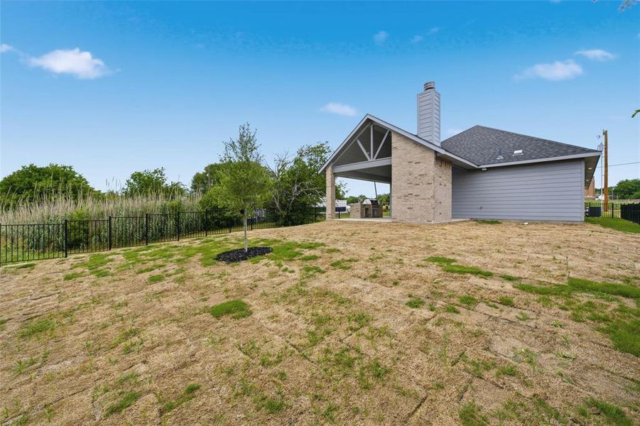 Exterior details and patio area of a home in , Hillsboro (Image 22).