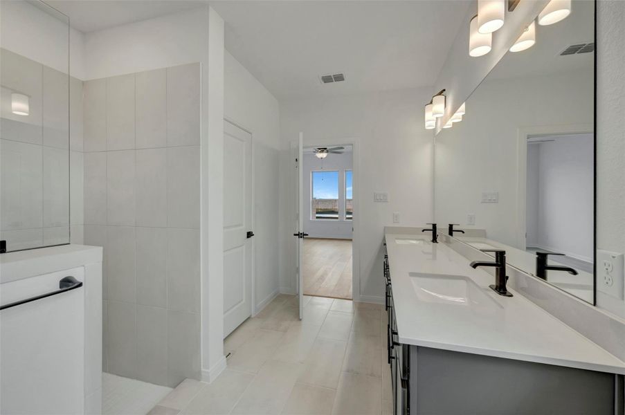 Furnished interior view inside a new home in Beacon Point at Lago Mar 50’ Homesites, Texas City (Image 7).