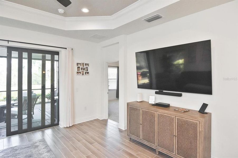 Furnished interior view inside a new home in , Englewood (Image 33).