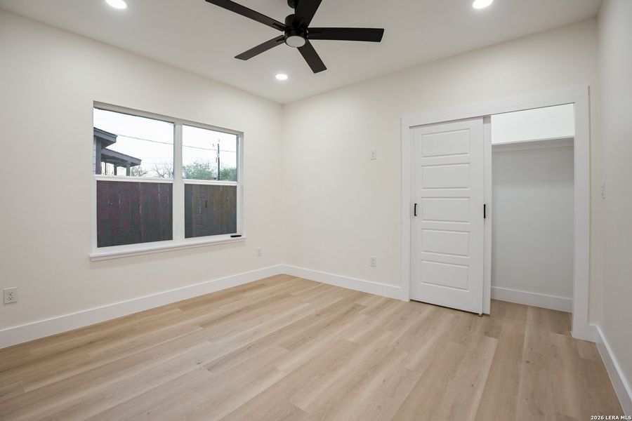 Spacious, unfurnished interior of a new home in , San Antonio (Image 12).