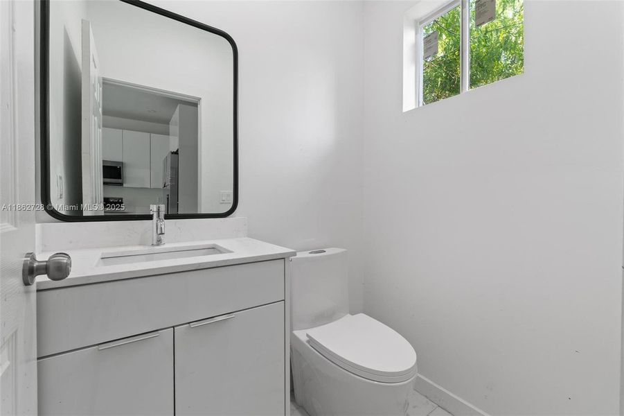 Furnished interior view inside a new home in , Pompano Beach (Image 7).