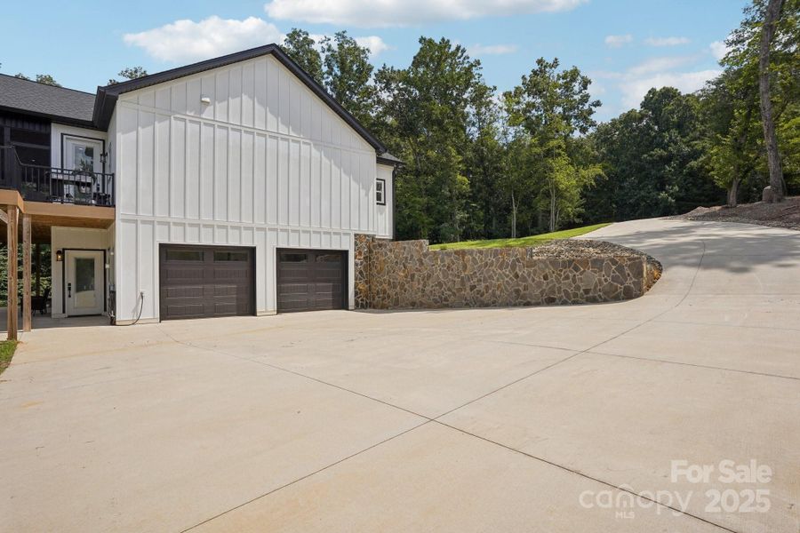 Front exterior of a new home in , New London, NC, highlighting curb appeal (Image 23). Front exterior of a new home in , New London, NC, highlighting curb appeal (Image 23).