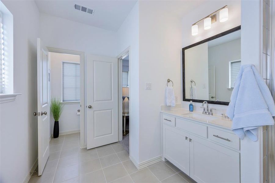 Furnished interior view inside a new home in Celina Hills, Celina (Image 14).
