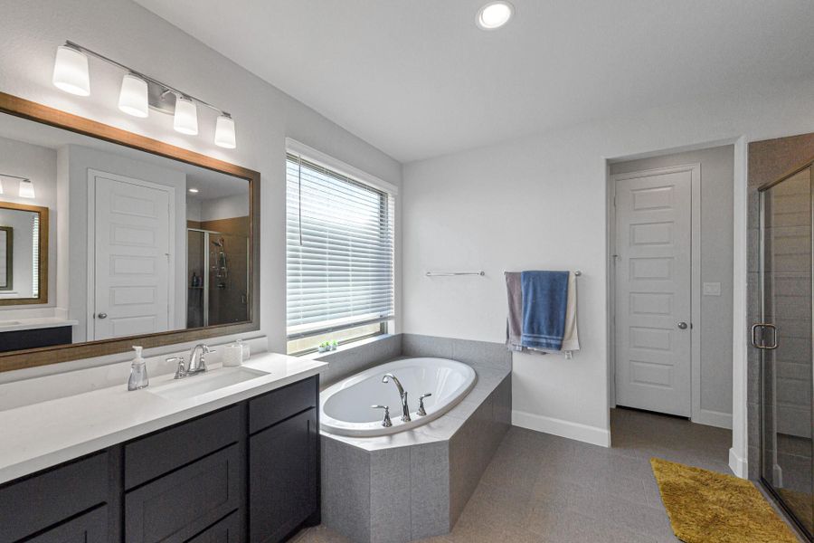 Furnished interior view inside a new home in Cross Creek West 55', Fulshear (Image 33). Furnished interior view inside a new home in Cross Creek West 55', Fulshear (Image 33).