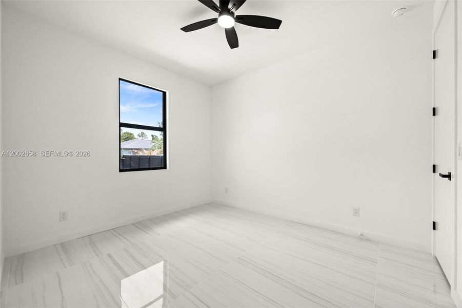 Spacious, unfurnished interior of a new home in , Cape Coral (Image 16).