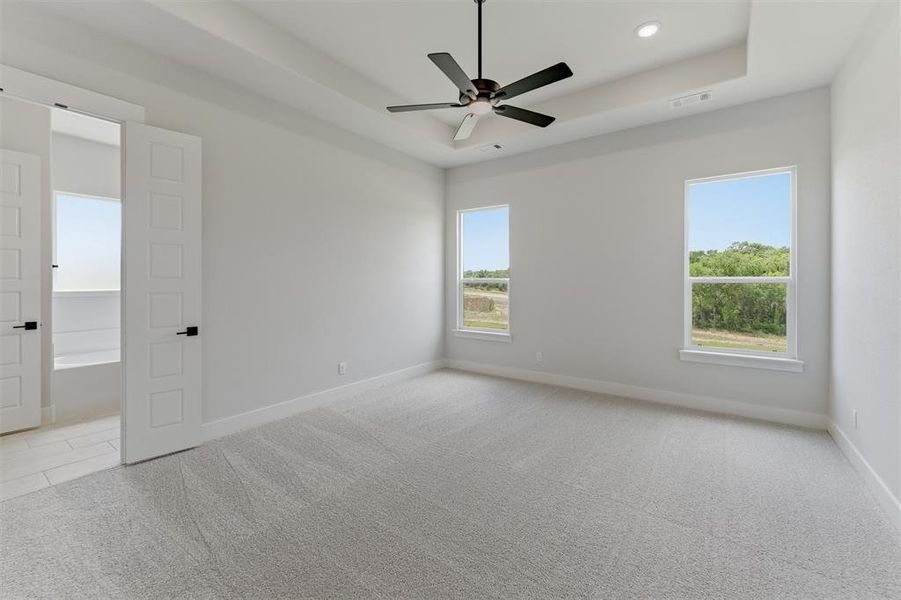 Spacious, unfurnished interior of a new home in Eagle Ridge Estates, Weatherford (Image 16).