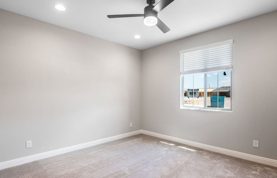 Spacious, unfurnished interior of a new home in Sun City Anthem at Merrill Ranch, Florence (Image 22).