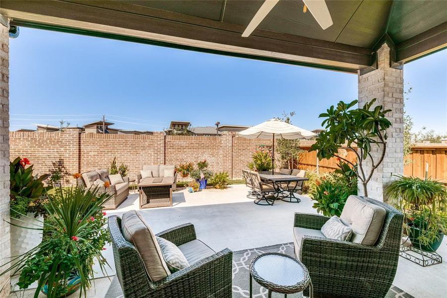 View of patio / terrace featuring an outdoor living space