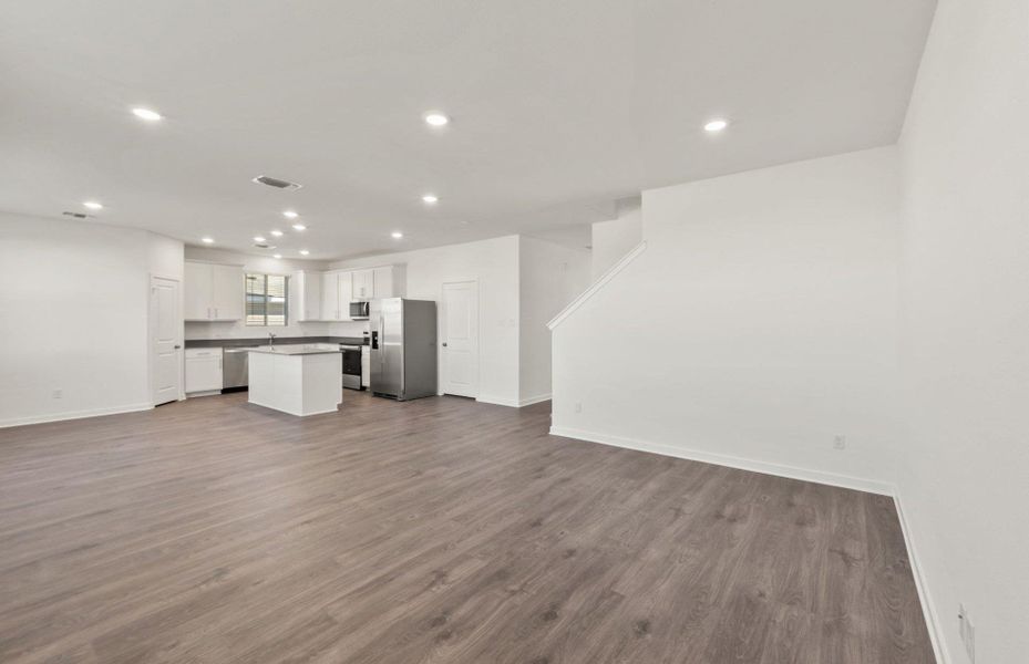 Spacious, unfurnished interior of a new home in Sonterra, Jarrell (Image 15).