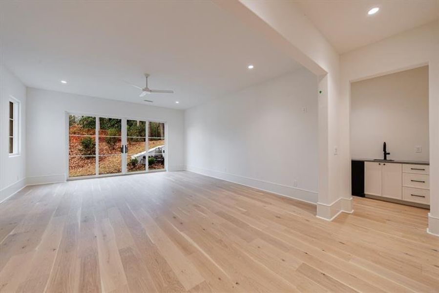 Spacious, unfurnished interior of a new home in , Atlanta (Image 119). Spacious, unfurnished interior of a new home in , Atlanta (Image 119).