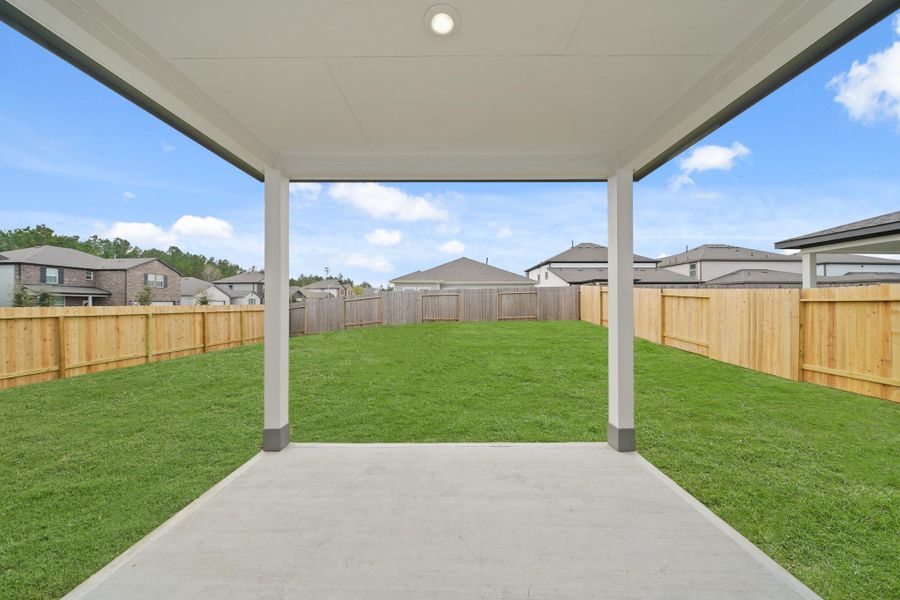 Exterior details and patio area of a home in Magnolia Springs, Montgomery (Image 4).